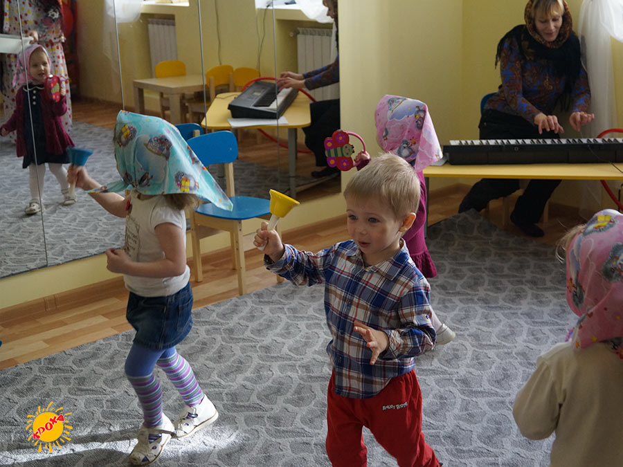 Музыкальные занятия в детском саду Кроха